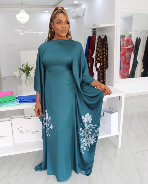 Silk Bubu Styles Nigerian, Aesthetic Abaya, Silk Abaya, Boubou Styles, Boubou Styles For Women, Nigerian Culture, African Bridesmaid Dresses, Nigerian Dress, Kaftan Designs