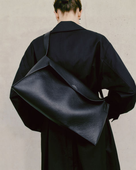 Documented by Ben Beagent Perpendicular Lines, Shoulder Bag Outfit, Product Inspiration, Slouchy Tote, Studio Nicholson, Minimal Classic, Autumn Collection, Leather Projects, Minimal Style