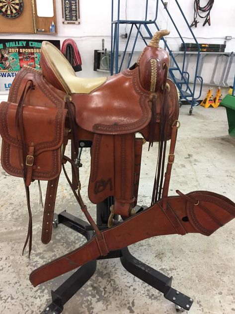 WESTERN SADDLE PACKAGE - CUSTOM P. BANZET FOR SALE IN ALBERTA: 16 inch custom made Paul Banzet Saddle. Lightly used. Association tree with 3/4 skirt rigging and ¼ horse bars. Comes with matching bridle and reins, saddle bags, and rifle scabbard. Western Horse Tack Turquoise, Western Saddles For Sale, Wade Saddles, Saddles For Sale, Roping Saddles, Saddle Shop, Cowboy Pictures, Custom Saddle, Western Saddles