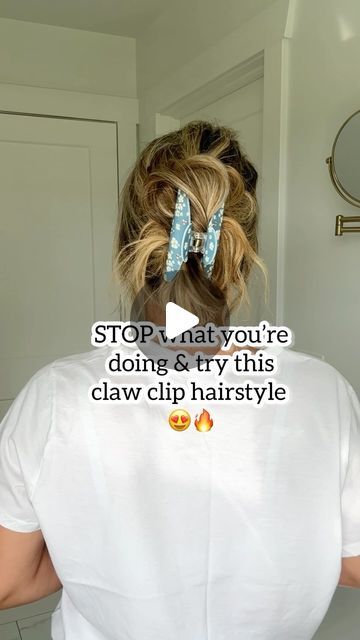 Claw Clip Hairstyles For Work, Clip Hairstyles Medium Hair, Clawclip Hairstyle Short Hair, Easy Claw Clip Hairstyles Long Hair, Short Hair With Claw Clip, Clawclip Hairstyle Medium Hair, Hair Styles With Claw Clip, Long Hair Clip Hairstyles, Mini Hair Clips Hairstyles