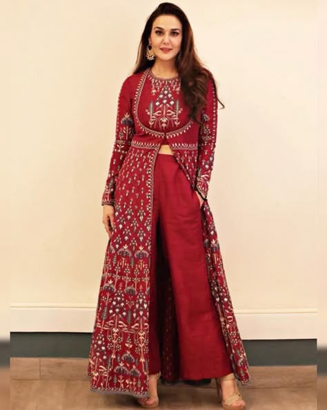 Dress For Marriage Function, Dresses For Wedding Function, Latest Dresses For Wedding, Dress For Marriage, Marriage Function, Indian Designer Suits, Anita Dongre, Gaun Fashion, Latest Dresses