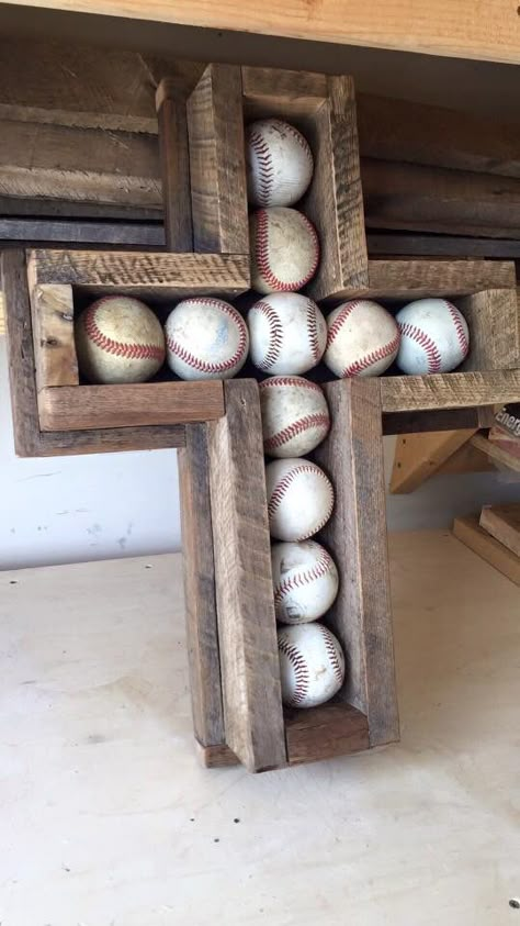 Baseball Wood Projects, Cross Wood Projects, 4h Woodworking Projects, Things To Make Out Of Wood, Simple Diy Wood Projects, Wood Crafts To Sell, Big Boy Rooms, Rustic Wood Cross, Wood Diy Projects