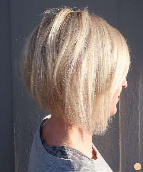 Blond page frisyr med slingor Grunge Bob, Short Straight Bob Hairstyles, Modern Bob Hairstyles, Straight Bob Hairstyles, Modern Bob, Short Straight Bob, Shaggy Bob, Straight Bob, Bob Hair