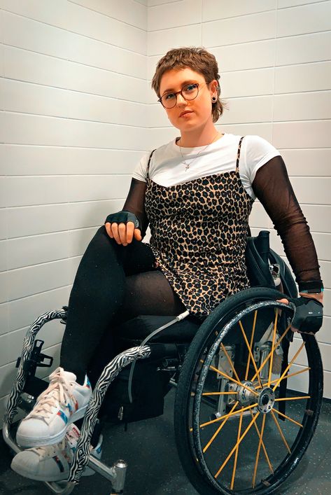 Disabled Fashion, Wheelchair Fashion, Differently Abled, Wheelchair Women, Anatomy Poses, Human Reference, Body Reference Poses, Crutches, Human Poses Reference