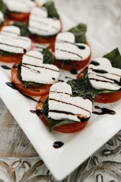 Caprese Has My Heart - Valentine's Day Appetizer | KBStyled Valentines Party Food, Decorações Com Comidas, Charcuterie Inspiration, Valentine Dinner, Valentines Day Food, Cocktail Club, Think Food, Valentines Food, Snacks Für Party