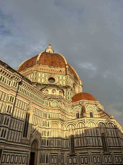 Italian Winter Aesthetic, Florence In Winter, Florence Italy Winter, Winter In Florence Italy, Florence Italy Winter Aesthetic, Florence Italy Aesthetic, Florence Landscape, Florence Italy Romantic, Italy Winter