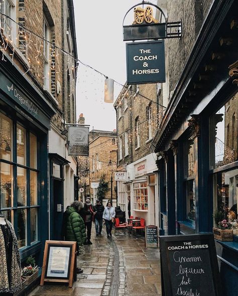 8,988 Likes, 49 Comments - London • UK 🇬🇧 (@its_so_london) on Instagram: “Greenwich Market ❤️ | 📸 by @musingsofemma | #greenwichmarket #itssolondon #london #greenwich” Greenwich Market London, London Greenwich, Greenwich Market, Gcse Art, London Uk, Spring Break, My Future, My Love, England