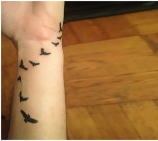 Ravens Tattoo, Bone Hand Tattoo, Tattoo For Woman, Trendy Tattoo Ideas, Tattoo Ideas For Guys, Crow Tattoo Design, Cream Tattoo, Tattoo Themes, Bird Tattoos