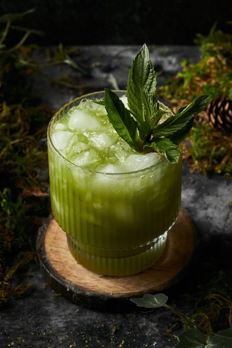 Step into the murky depths of the bayou with this haunted swap water cocktail. Made with homemade green juice, gin, Chartreuse and matcha and served with dry ice, this bubbling green cocktail is perfect for a spooky Halloween celebration. Swamp Water Cocktail, Green Halloween Cocktail, Shrek Cocktails, Chartreuse Drink, Homemade Green Juice, Haunted Swamp, Matcha Cocktail, Chartreuse Cocktail, Recipe Inspirations