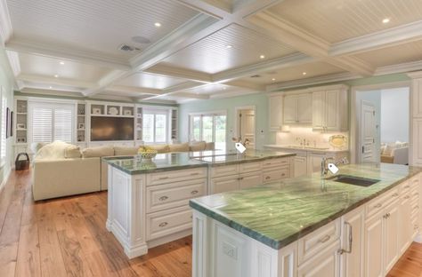 15 Stunning Quartz Countertop Colors To Gather Inspiration From Green Kitchen Countertops, Kitchen Schemes, Quartzite Countertops Kitchen, Green Quartzite, Green Countertops, Traditional Kitchen Cabinets, Marble Countertops Kitchen, Kitchen Green, Quartz Kitchen Countertops