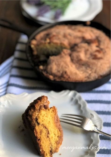 Cast Iron Skillet Coffee Cake from Scratch Coffee Cake From Scratch, Le Creuset Recipes, Cake From Scratch, Dessert Toppings, I Love Me, Recipe From Scratch, Cast Iron Skillet, Iron Skillet, Cake Batter