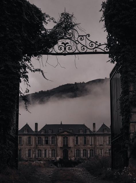 Dark Academia Building, 19 Century Aesthetic, 19th Century Aesthetic, Darkest Academia, England Aesthetic, Dark Windows, Dark Green Aesthetic, Dark Paradise, Gothic Aesthetic