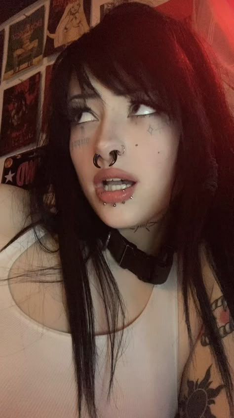 Alternative Face Claim, Piercings With Glasses, Short Alt Hair With Bangs, Emo Face Claims, Emo Haircuts Medium, Emo Black Hair, Alt Bangs, Emo Fringe, Goth Haircut