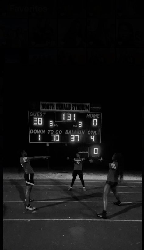 #flagfootball #flag #football Flag Football Pictures, Flag Football Aesthetic, Girls Flag Football Aesthetic, Girls Flag Football, Tackle Football, Football Senior Pictures, Senior Year Fun, Football Tips, Football Accessories