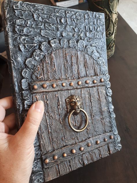 The inside is a Hobbit Journal. I thought the cover was boring So I found a great tutorial online how to do this Clay Journal Cover Diy, Diy Notebook Cover Ideas, Journal Decorating Ideas Cover, Journal Covers Diy, Diy Notebook Cover, Vintage Diary, Chinese Crafts, Scrapbook Cover, Diary Covers