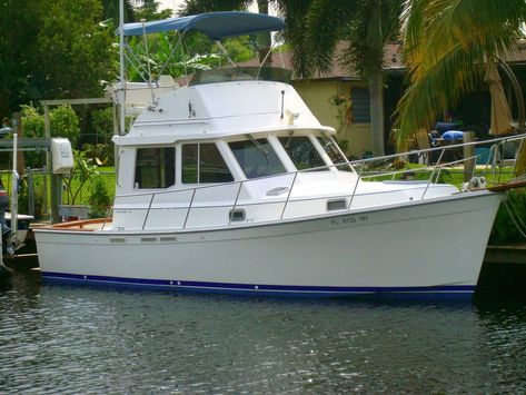 1990 Cape Dory 30 Flybridge Power Boat For Sale - www.yachtworld.com Bertram Boats, Trawler Yachts For Sale, Cabin Cruisers For Sale, Dory Boat, Cabin Cruiser Boat, Cape Dory, Trawler Yacht, Trawler Boats, Trawlers For Sale