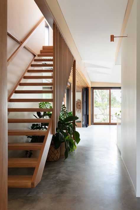 Stair Decorations, Decorating Stairs, Passive Heating, Beachside Cottage, Architect Project, Stairs Decor, Decor Stairs, Big Timber, Private Courtyard