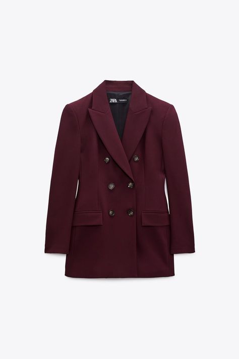 Zara Double Breasted Tailored Blazer in Eggplant Blazer with lapel collar and long sleeves with shoulder pads. Front flap pockets. Front double breasted button closure. Purchase Worn by Queen Maxima on:13 October 2022 Zara Suit, Zara Suits, Elegant Blazers, Lace Blazer, Woven Jacket, Hooded Raincoat, Lace Jacket, Tailored Blazer, Fitted Blazer