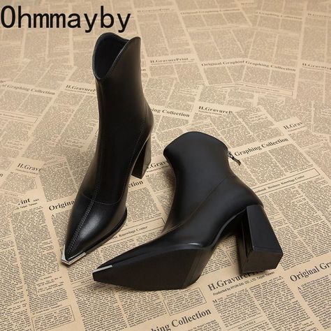 Chunky heel pumps