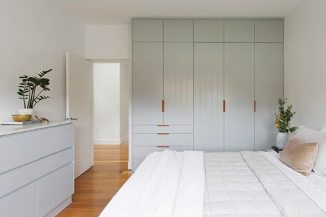 Wardrobe Design Bedroom, Bedroom Layouts, Awesome Bedrooms, Functional Storage, Beautiful Bedrooms, 인테리어 디자인, Small Bedroom, Bed Design, Modern Bedroom