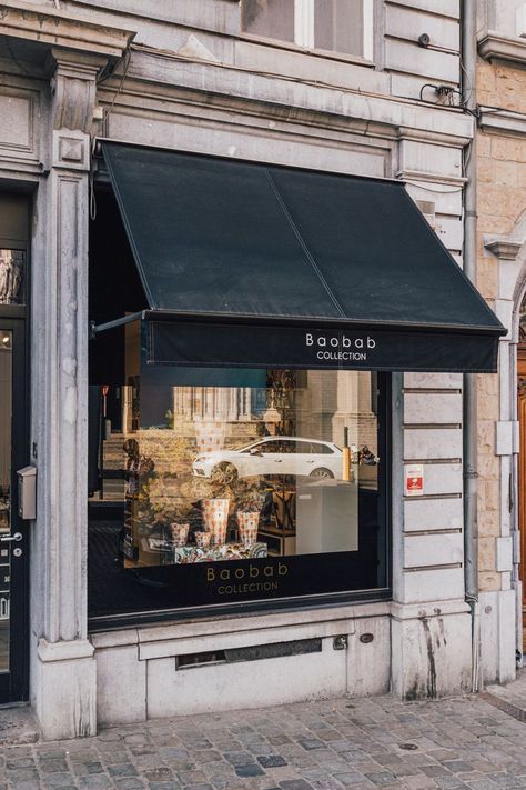 Discover our flaship store Baobab Collection in Brussels. Rue des Sablons, 15 1000 Brussels Tue – Fri :12:00 – 18:30 Sat – Sun : 10:00 – 18:30 Mon : Closed Baobab Collection, Flagship Store, Brussels, Kitchen Appliances, Sun