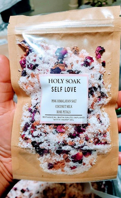 Packaging Bath Salts, Bath Salts Packaging Ideas, Bath Rocks, Organic Bath Salts, Milk Bath Soak, Rose Bath Salts, Rose Petal Bath, Coconut Milk Bath, Coconut Bath