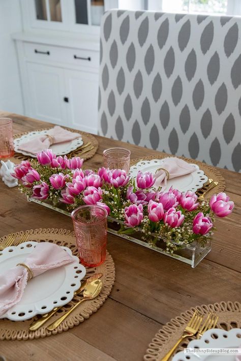 Spring Easter Table (Sunny Side Up) Center Piece For Dining Table, Flower Diy Paper, Paper Flower Diy, Tissue Paper Flowers Diy, Table Flower Arrangements, Acrylic Vase, Craft Home Decor, Table Flower, Easter Floral