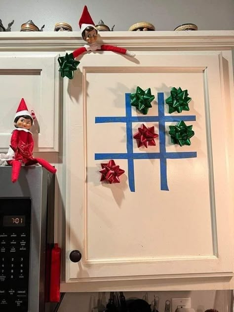 Elf Tic Tac Toe, Elf On Shelf Funny, Elf On The Shelves, Christmas Party Crafts, Baby Elf, Christmas Elf Ideas, Awesome Elf On The Shelf Ideas, Elf Activities, Xmas Elf