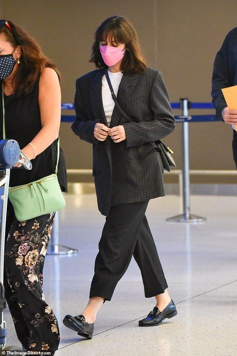 Business casual: The Bond girl was seen in formal attire for the trip out of NYC... Chanel Loafers Outfit, Pantsuit Outfit, Loafer Outfits, Chanel Loafers, Jfk Airport, Backless Loafers, Loafers Outfit, Ethnic Chic, Gucci Loafers