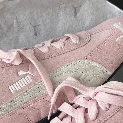 Seoul Supply Manila on Instagram: "PUMA SPEEDCAT OG ‘PINK/WHITE’  Available sizes left 235, 240, 245, 250, 255, 260, 265, 270, 275, 280  Php 8800 (PAYO) Pre-order  ETA: 3rd week of November  Intl shipping from Seoul to Manila already included Local shipping to be shouldered by the buyer  (Prices may change without prior notice)  Disclaimer: SeoulSupplyManila is not affiliated with all of the brands posted. Credits to the original brand owners and owners of the photos. No return/exchange of orders." Pink Puma Sneakers, Wishlist Shoes, Puma Speedcat, Puma Outfit, Pink Pumas, Vintage Sneakers, Girly Shoes, Aesthetic Shoes, Puma Sneakers