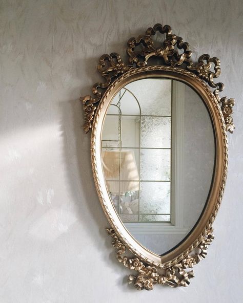 Pretty Stuff October 30, 2019 | ZsaZsa Bellagio - Like No Other Mirror On The Wall, Vintage Room, The Secret History, Beige Aesthetic, A Mirror, Montreal, The Wall, Mirror Wall, House Interior