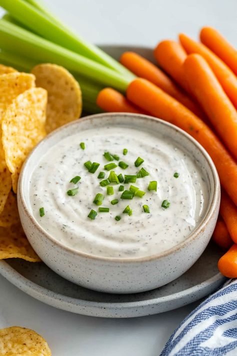 Best Veggie Greek Yogurt Ranch Dip Green Yogurt Ranch, Vegetable Dip Recipe Healthy, Dairy Free Veggie Dip, Best Veggie Dip, Yogurt Veggie Dip, Ranch Veggie Dip, Yogurt Ranch Dip, Yogurt Dips, Greek Yogurt Ranch Dip