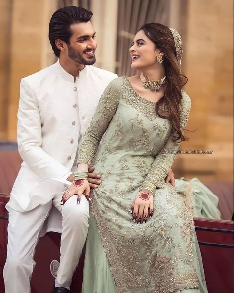 Minal Khan Wedding Pics, Minal Khan Engagement, Minal Khan Wedding, Valima Dress, Pakistani Engagement Dresses, Desi Bridesmaids, Nikkah Ideas, Nikah Ceremony, Bridal Mehndi Dresses