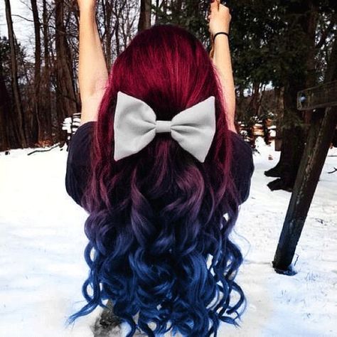 Blue And Red Hair, Rambut Brunette, Red Ombre Hair, Blue Ombre Hair, Dark Blue Hair, Colored Hair Tips, Hair Color Unique, Hair Color Crazy, Tumblr Hair