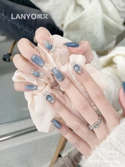 Dark Blue And Silver Nails, Nails Ideas November, Dark Fall Nails, Korean Nail Designs, November Nails Ideas, Nail Art Creative, Chinese Nails, November Nails Fall, Press On Nails Blue