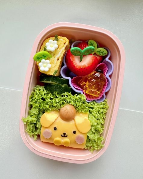 Hello Kitty and Friends!✨ Next in line is Pompompurin!💛⭐️✨ ———————————————— Find simple, healthy and kawaii bento snacks/lunch ideas for kids here!🍱♥️✨ ~Certified and approved by my 5 year old👧🏻 ~Made by the food picks and bento accessories collector mom, Cherry 👩🏻 #bento #BentoSnack #BentoKids #Kawaii #GoodFood #BentoLunch #HealthyFood #FoodPicks #JapanFinds #BentoAccessories #Characters #yum #yummy #nomnomnom #cute #love #mommylove #preschoolers #BentoForKids #bentoboxforkids #sanrio #... Hello Kitty Bento Lunch Ideas, Japanese Food Bento Kawaii, Minecraft Bento, Snoopy Bento, Snacks Lunch Ideas, Bento Snacks, Cute Bento Lunch, Hello Kitty Lunch, Bento Accessories