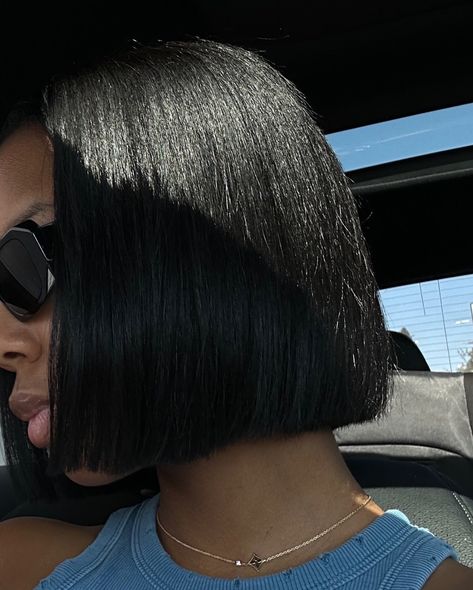 ni (@reniyanicoel) on X Short Middle Part Bob, Short Middle Part, Bob Black Women, Middle Part Bob, Bob Black, Grey Bob, Luxury Hair Extensions, Straight Bundles, Medium Bob