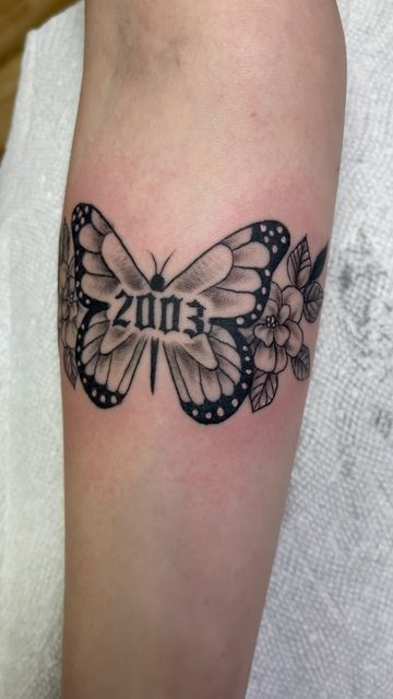 Jaren Vonzombie on Instagram: "Born in 2003 🤔" 2000 Tattoo Year Ideas, 2003 Tattoo Ideas, 2003 Tattoo, Women Tattoos, Tattoos Ideas, January 1, Creative Tattoos, Tattoos For Women, Tatting