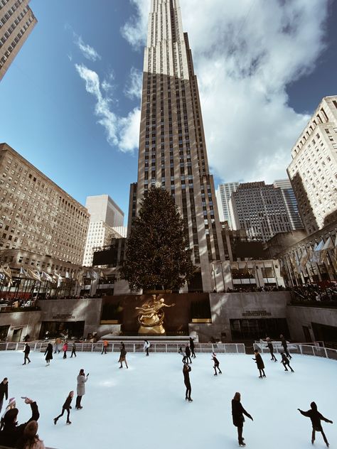 Manhattan Photography, New York Christmas Aesthetic, Little Italy New York, Golden Statue, Manhattan Times Square, Rockefeller Center Christmas, York Christmas, Liberty New York, Broadway Nyc