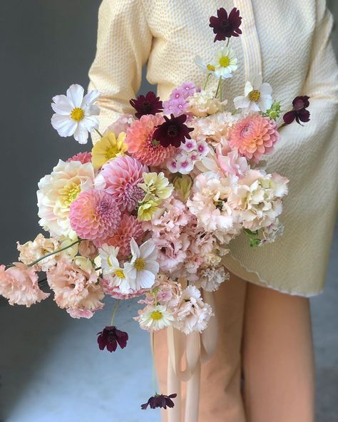 Ashley Fox Designs on Instagram: “It doesn’t feel like August until I’ve used chocolate cosmos ✔️ made it just in time... image @heathertrachsel @tcflowerexchange…” Chrysanthemum Wedding, Chrysanthemum Bouquet, Pale Pink Weddings, Floral Wedding Inspiration, Unique Wedding Bouquet, Chocolate Cosmos, Burgundy Bouquet, Spring Wedding Bouquets, Peony Bouquet Wedding