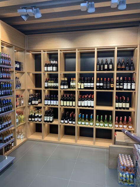 Small Liquor Store Design, Wine Store Design Shop Interiors, Liquor Shop Design, Liquor Store Design Interiors, Liquor Store Design, Wine Shop Interior Design, Bar Shelves Ideas, Small Shop Interior, Wine Store Design