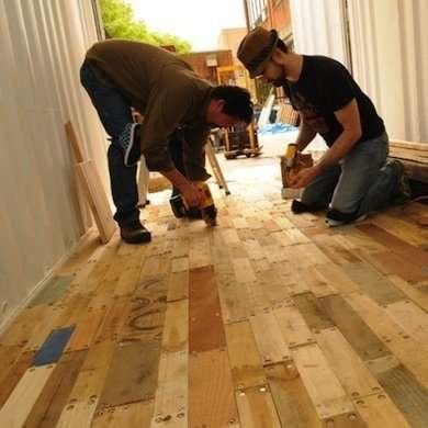 A Pallet Flooring, Recycled Pallet Furniture, Pallet Floors, Cheap Flooring, Recycled Pallet, Pallet Creations, Recycled Pallets, Pallet Crafts, Old Pallets