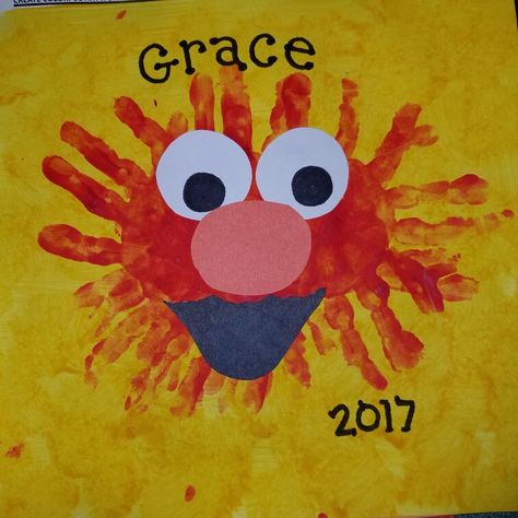 Elmo Preschool Craft, Elmo Handprint Craft, Elmo Crafts For Preschoolers, Disney Handprint Art, Sesame Street Crafts, Baby Alphabet Book, Red Week, Baby Art Crafts, Baby Christmas Crafts