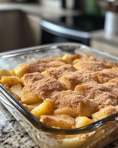 Weight Watchers Daily Recipes | This might be my favorite dump cake ever | Facebook Snickerdoodle Dump Cake, Apple Snickerdoodle Dump Cake, Apple Dump Cake With Pie Filling, Apple Snickerdoodle, Thanksgiving Sweets, Apple Dump Cakes, Dump Meals, Apple Pie Filling, Weight Watchers Desserts