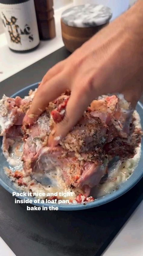 Check out this delicious and healthy chicken recipe from shredhappens on Instagram. Perfect for those following a keto or low-carb lifestyle, it's a tasty way to enjoy nutritious meals. Dry Spices, Bread Loaf Pan, Power Bowl, Aleppo Pepper, Oven Roasted Chicken, Bread Loaf, Boneless Chicken Thighs, Cracked Pepper, Chicken Dishes Recipes