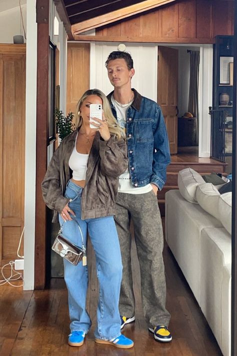 Fall Couple Outfits, Jean Jacket Outfit, Delaney Childs, Oversized Leather Jacket, Fall Couples, Couple Outfit Ideas, Couples Outfit, Beach Fits, Cozy Loungewear