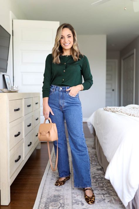 Outfits With Wide Leg Jeans, Wide Leg Jeans Outfit Ideas, Wide Leg Jean Outfits, Petite Winter Outfits, How To Wear Wide Leg Jeans, Styling Wide Leg Jeans, How To Style Wide Leg Jeans, Wide Leg Jeans Outfits, Wide Leg Outfit