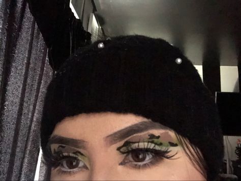 Camouflage Eye Makeup, Camo Eye Makeup, Army Makeup Halloween, Camo Makeup Look, Military Makeup, Army Makeup, Camo Makeup, Themed Makeup, Camouflage Makeup