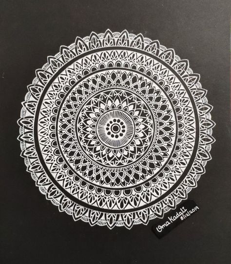 White gel pen on black paper White Gel Pen Drawings On Black Paper, Mandala On Black Paper White Ink, White Pen Art On Black Paper Mandala, White Mandala On Black Paper, White Gel Pen Art, Gel Pen On Black Paper, Mandala On Black Paper, Dairy Drawing, Art On Black Paper