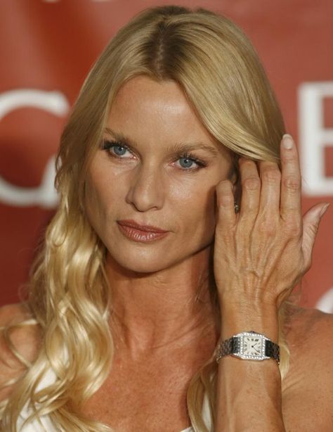 Nicolette Sheridan. Born 1963. Nicollette Sheridan, Older Actresses, Samantha Jones, Desperate Housewives, Golden Hair, Actresses, Hair, Beauty